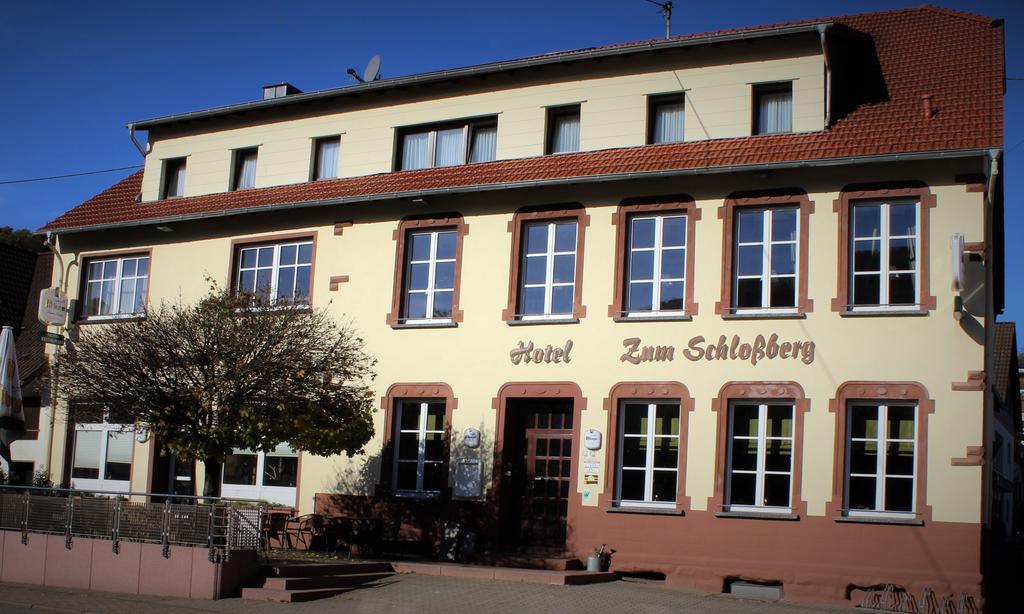 Hotel Restaurant Zum Schlossberg Wadern Kültér fotó